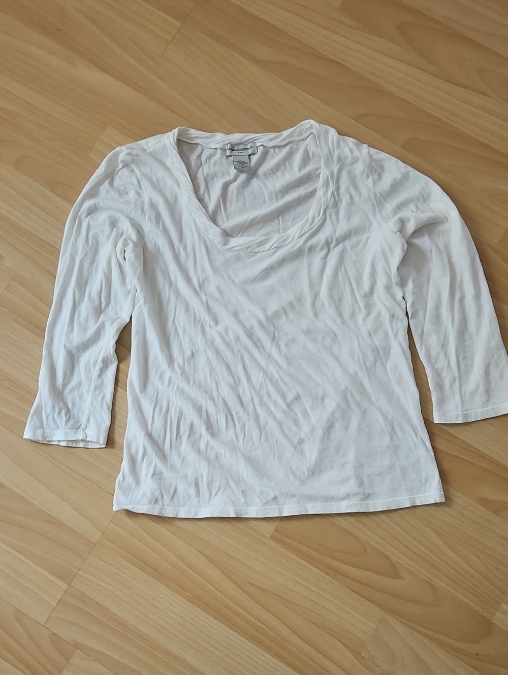 3/$10 Banana Republic White Scoop Neck Long Sleeve Tee